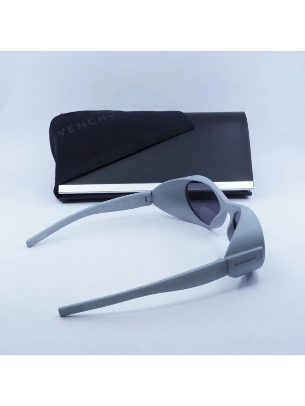 Exclusive Sale!! Givenchy GV40065I 20A Oval Sunglasses - Grey
